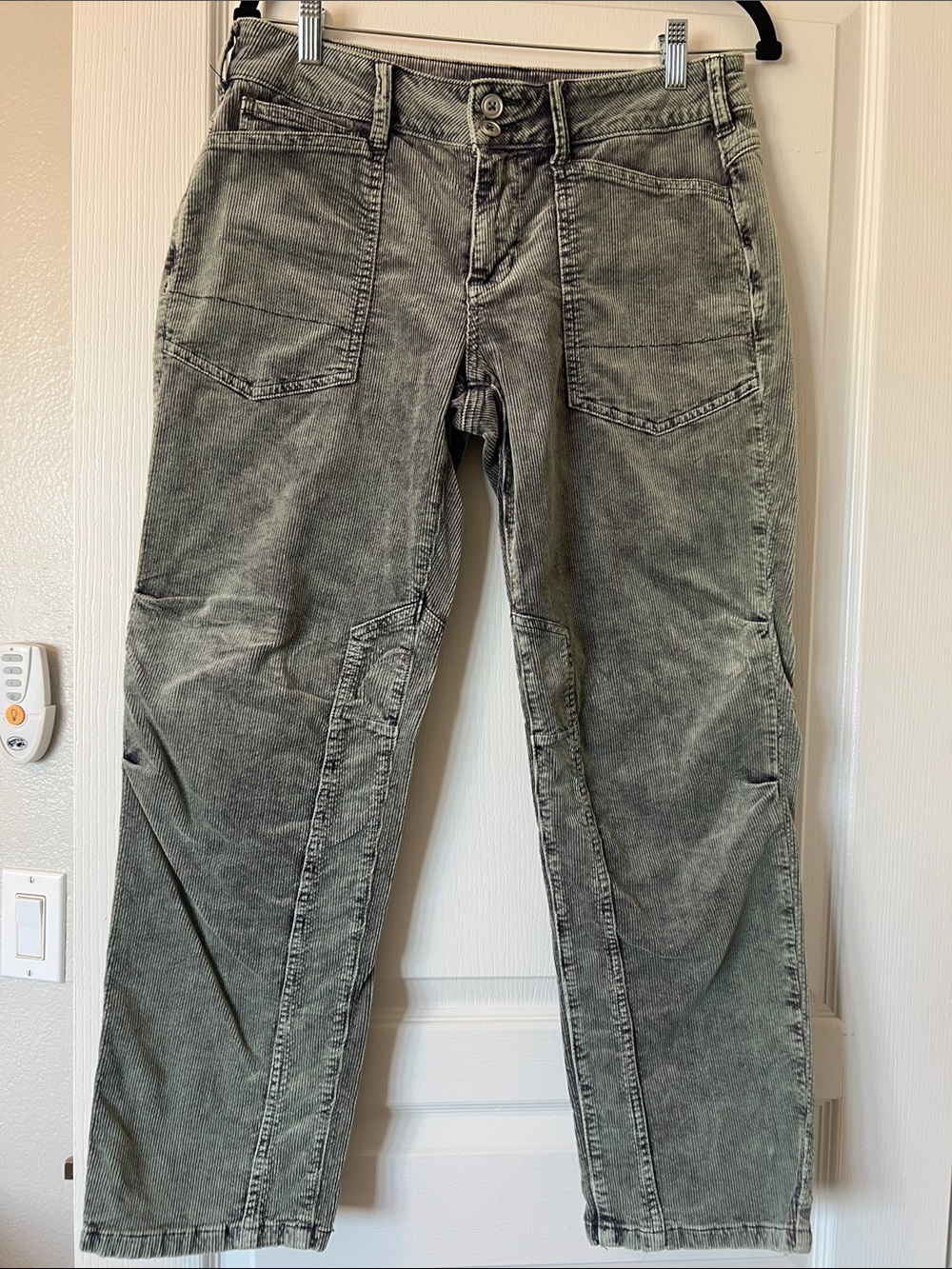 Like New Pilcro Olive-Grey Corduroy Cargo Pants